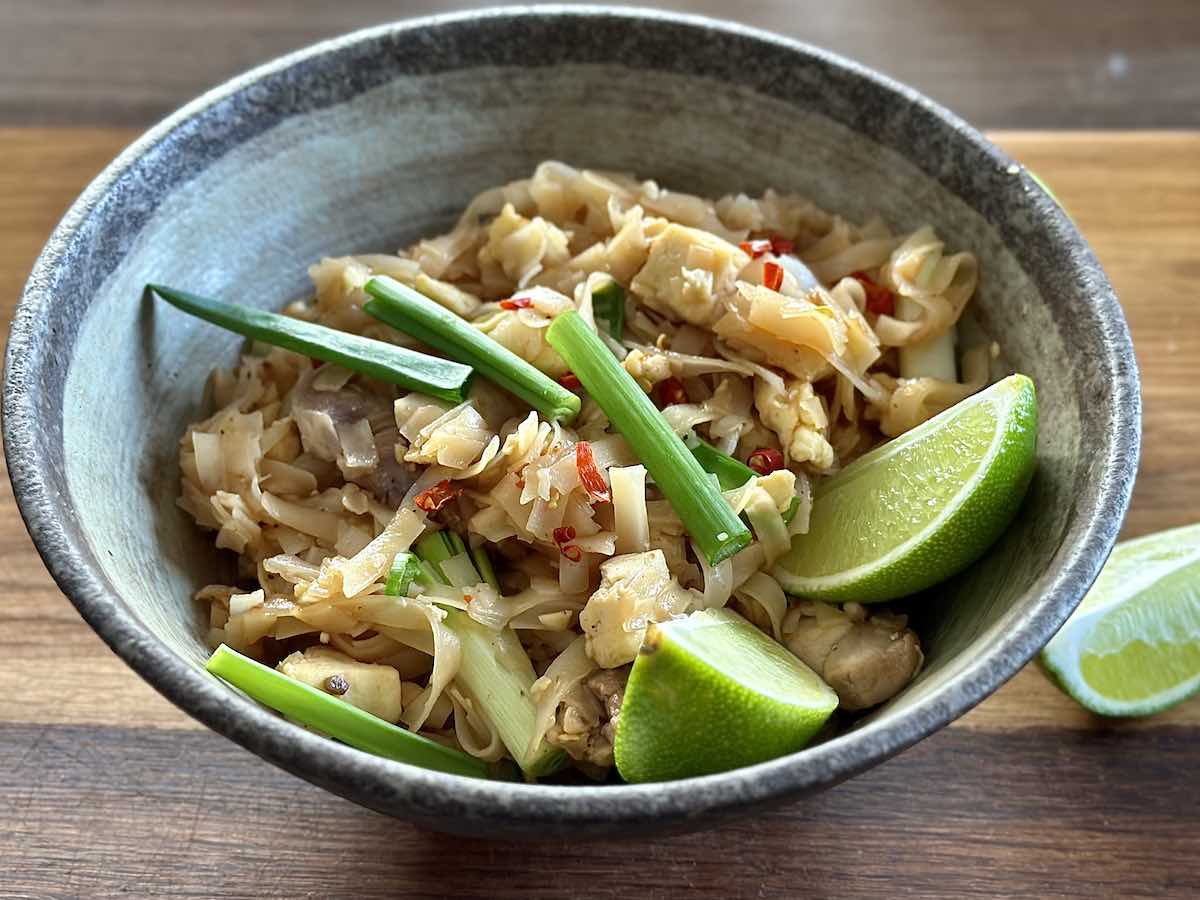 🍜 Pad Thai z Kurczakiem i Tofu