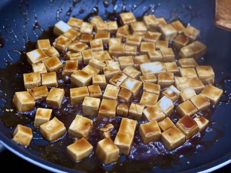 Tofu smażone z sosem Teriyaki